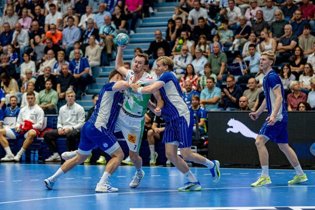 Opel Handball Bundesliga, VfL Gummersbach vs. SC Magdeburg, August 30, 2026 Felix Claar (SC Magdeburg) 7, Ellidi Vidarsson (VfL Gummersbach) 4, Opel Handball Bundesliga, VfL Gummersbach vs. SC Magdeburg, August 30, 2026 Copyright: xBEAUTIFULxSPORTS Erlhofx