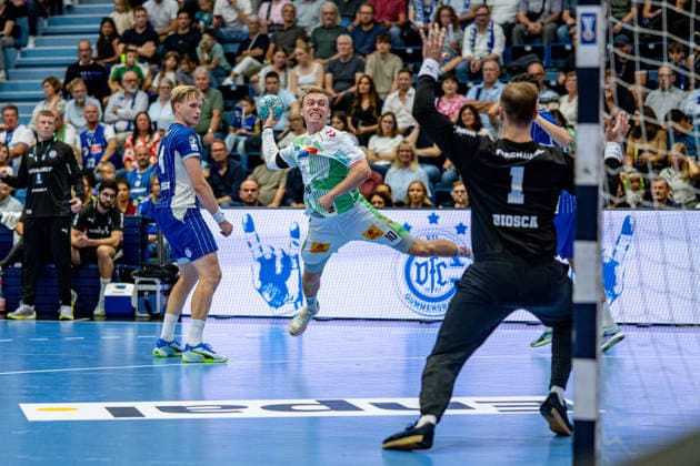 Opel Handball Bundesliga, VfL Gummersbach vs. SC Magdeburg, August 30, 2026: Ellidi Vidarsson (VfL Gummersbach) 4, Gisli Thorgeir Kristjansson (SC Magdeburg) 10, Ignacio Biosca (VfL Gummersbach) 1, Opel Handball Bundesliga, VfL Gummersbach vs. SC Magdeburg, August 30, 2026 Copyright: xBEAUTIFULxSPORTS Erlhofx