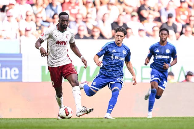 30.08.2026, Fussball, Saison 2026 2027, Bundesliga, FC Augsburg - FC Schalke 04, Chrislain Matsima (FC Augsburg), Soufiane El-Faouzi (FC Schalke 04) xRHR-FOTO YYx *** August 30, 2026, Soccer, 2026–2027 Season, Bundesliga, FC Augsburg vs. FC Schalke 04, Chrislain Matsima (FC Augsburg), Soufiane El Faouzi (FC Schalke 04) xRHR PHOTO YYx Copyright: KROEGER RHR-FOTOx RHR-FOTO YY