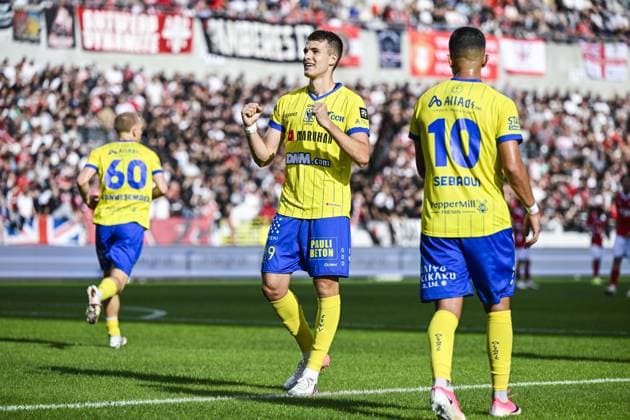 STVV s Samed Bazdar celebrates after scoring during a soccer match between Royal Antwerp FC and Sint-Truidense V.V., Sunday 30 August 2026 in Antwerp, on day 4 of the 2026-2027 Jupiler Pro League first division of the Belgian championship. TOM GOYVAERTS TomxGoyvaerts  x184756329x