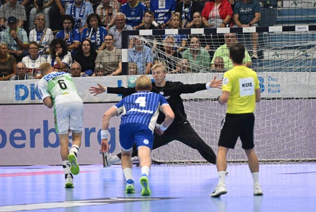 7-meter duel: Bertram Obling (VfL Gummersbach), 16, vs. Matthias Musche (SC Magdeburg), 6, GER, VfL Gummersbach vs. SC Magdeburg, 1 Handball, Opel Bundesliga, VfL Gummersbach, 1st Division, 2026–2027 season, Matchday 1, Schwalbe Arena, Gummersbach, August 30, 2026, GER, VfL Gummersbach vs. SC Magdeburg, Handball, Opel Bundesliga, VfL Gummersbach, 1st Division, 2026–2027 season, Matchday 1, Schwalbe Arena, Gummersbach, August 30, 2026, Gummersbach Copyright: xEibner-Pressefoto JuergenxAugstx EP_JAT