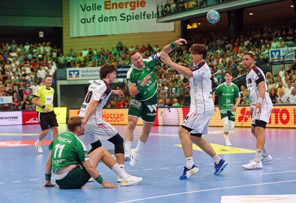 August 30, 2026, xovx, Opel Handball Bundesliga, HSG Wetzlar vs. SG BBM Bietigheim; Petter Överby (HSG Wetzlar), Jonas Josef, SG BBM Bietigheim, Tomas Piroch, HSG Wetzlar, Fynn Luca Nicolaus, SG BBM Bietigheim, Paul Kompenhans, HSG Wetzlar, Fabian Wiederstein, SG BBM Bietigheim, Wetzlar, Buderus Arena, Hesse, Germany, DE