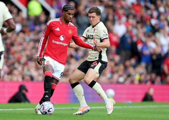 Manchester United, ManU v Ipswich Town - Premier League 2026 27 Marcus Rashford of Manchester United and Dara O Shea of Ipswich Town challenge during the Premier League 2026 27 match between Manchester United and Ipswich Town at Old Trafford on August 30, 2026 in Manchester, England. WARNING! This Photograph May Only Be Used For Newspaper And Or Magazine Editorial Purposes. May Not Be Used For Publications Involving 1 player, 1 Club Or 1 Competition Without Written Authorisation From Football DataCo Ltd. For Any Queries, Please Contact Football DataCo Ltd on +44 (0) 207 864 9121 Manchester Old Trafford England United Kingdom Copyright: xAllstarxPicturexLibraryxLtdx