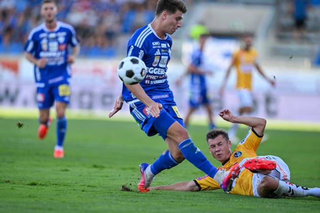 SOCCER - BL, Hartberg vs Ried HARTBERG,AUSTRIA,30.AUG.26 - SOCCER - ADMIRAL Bundesliga, TSV Hartberg vs SV Ried. Image shows Marco Philip Hoffmann (Hartberg) and Lukas Malicsek (Ried).  GEPAxpictures xAvnixRetkoceri