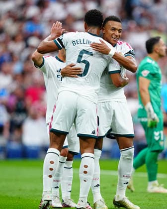 Real Madrid v Malaga - LaLiga EA Sports 2026 27 Jude Bellingham of Real Madrid CF celebrates after scoring his team s second goal with Kylian Mbappe of Real Madrid CF during the LaLiga EA Sports 2026 27 match between Real Madrid CF and Malaga CF at Santiago Bernabeu on August 30, 2026 in Madrid, Spain. Madrid Santiago Bernabeu Madrid Spain Copyright: xGokhanxTanerx xPSxImagesxGokhanxTanerx