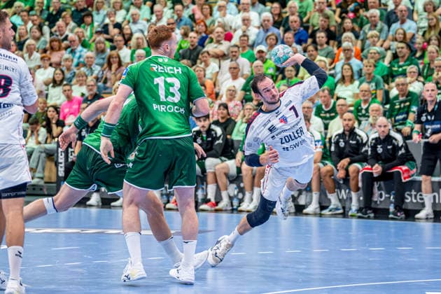 OPEL Handball Bundesliga: HSG Wetzlar vs. SG BBM Bietigheim, August 30, 2026; Dominik Claus (SG BBM Bietigheim), 7; Tomas Piroch (HSG Wetzlar), 13; OPEL Handball Bundesliga: HSG Wetzlar vs. SG BBM Bietigheim, Wetzlar, August 30, 2026 Copyright: xBEAUTIFULxSPORTS Roeczeyx