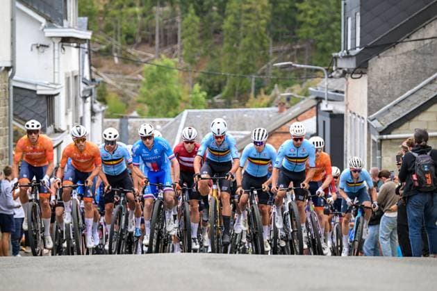The pack of riders pictured in action during the UEC Gravel European Championships in Houffalize (138 km), on Sunday 30 August 2026. DAVIDxPINTENS  x184733298x