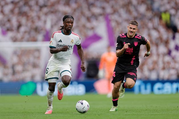 Eduardo Camavinga of Real Madrid CF controls the ball during the LaLiga EA Sports match between Real Madrid CF and Málaga CF at Estadio Santiago Bernabéu on August 30, 2026, in Madrid, Spain. Photo by Manu Reino, DeFodi Images