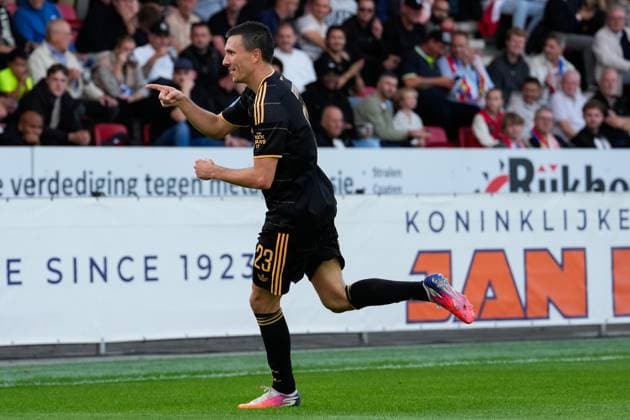 VELSEN-ZUID , 30-08-2026 , BUKO Stadion , season 2026 2027 , Dutch Eredivisie football , match between Telstar and Ajax , Picture shows AFC Ajax player Steven Berghuis celebrating the 0-2 Telstar - Ajax  x206252569x Copyright: