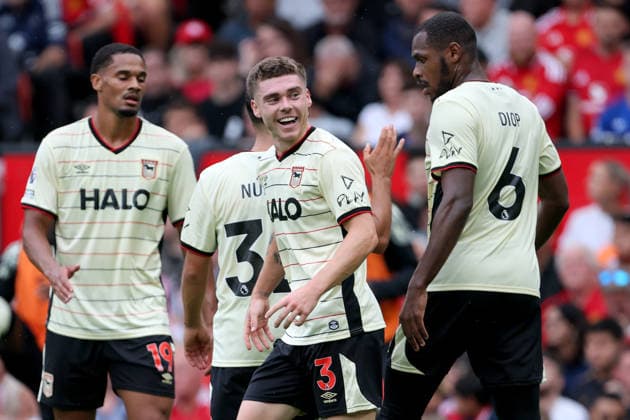 Manchester United, ManU v Ipswich Town - Premier League 2026 27 Leif Davis of Ipswich Town celebrates 1st goal during the Premier League 2026 27 match between Manchester United and Ipswich Town at Old Trafford on August 30, 2026 in Manchester, England. WARNING! This Photograph May Only Be Used For Newspaper And Or Magazine Editorial Purposes. May Not Be Used For Publications Involving 1 player, 1 Club Or 1 Competition Without Written Authorisation From Football DataCo Ltd. For Any Queries, Please Contact Football DataCo Ltd on +44 (0) 207 864 9121 Manchester Old Trafford England United Kingdom Copyright: xAllstarxPicturexLibraryxLtdx