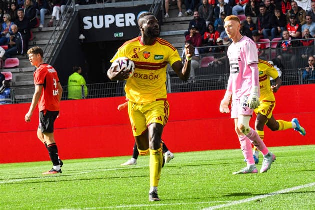 FOOTBALL : Stade Rennais vs Le Mans FC - Ligue 1 - JournÃ e 2 - 30 08 2026 Joie des joueurs du Mans FC aprÃ s le but de Louis Mafouta (Le Mans FC) RennesFrance  Copyright: xBaptistexAutissierx
