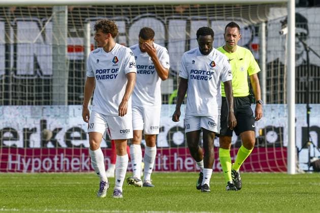 VELSEN, 30-08-2026 , BUKO Stadium , season 2026 2027 , Dutch Eredivisie football , match between Telstar and Ajax , picture shows Telstar players dejected after 3-0 Telstar - Ajax  x206252802x Copyright: