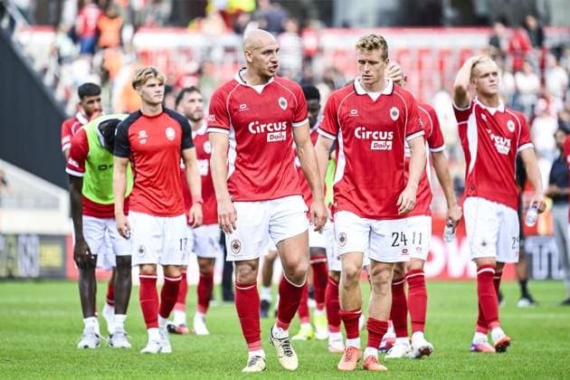 Antwerp s Michael Frey and Antwerp s Thibo Somers look dejected after losing a soccer match between Royal Antwerp FC and Sint-Truidense V.V., Sunday 30 August 2026 in Antwerp, on day 4 of the 2026-2027 Jupiler Pro League first division of the Belgian championship. TOM GOYVAERTS TomxGoyvaerts  x184758716x
