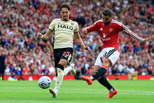 Manchester United, ManU v Ipswich Town, Premier League GOAL. Bruno Fernandes (8) of Manchester United scores to make it 1-1 during the Premier League match between Manchester United and Ipswich Town at Old Trafford, Manchester, UK on 30 August 2026. Manchester Old Trafford Greater Manchester UK Editorial use only DataCo restrictions apply See www.football-dataco.com , Copyright: xConorxMolloyx PSI-24777-0042
