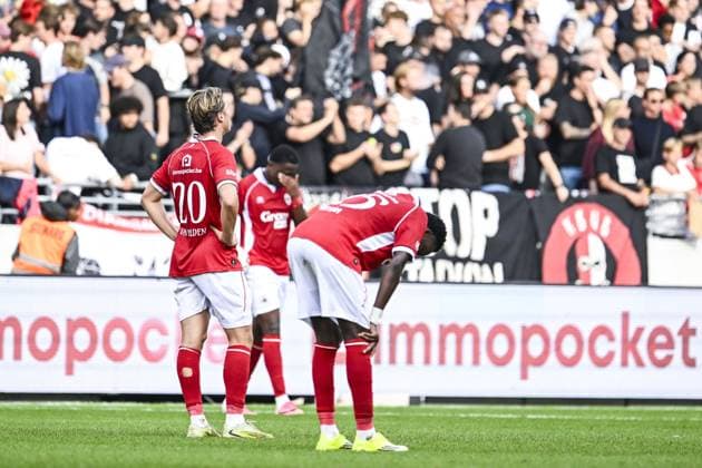 Antwerp s Rein Van Helden looks dejected after losing a soccer match between Royal Antwerp FC and Sint-Truidense V.V., Sunday 30 August 2026 in Antwerp, on day 4 of the 2026-2027 Jupiler Pro League first division of the Belgian championship. TOM GOYVAERTS TomxGoyvaerts  x184758388x
