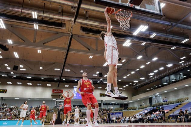 BASKETBALL - FIBA EuroBasket, quali, AUT vs MKD VIENNA,AUSTRIA,30.AUG.26 - BASKETBALL - FIBA EuroBasket 2029 Pre-Qualifier, Austria vs North Macedonia. Image shows Stojan Gjuroski (MKD) and Florian Koeppel (AUT).  GEPAxpictures xArminxRauthner