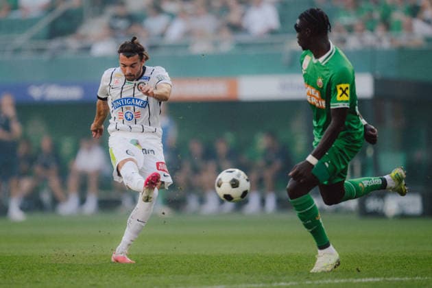 SOCCER - BL, Rapid vs Sturm VIENNA,AUSTRIA,30.AUG.26 - SOCCER - ADMIRAL Bundesliga, SK Rapid Wien vs SK Sturm Graz. Image shows Gizo Mamageishvili (Sturm) and Serge-Philippe Raux-Yao (Rapid).  GEPAxpictures xAlexanderxSolc