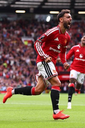 Manchester United, ManU v Ipswich Town, Premier League Bruno Fernandes of Manchester United celebrates his equalising goal 1-1 during the Manchester United v Ipswich Town Premier League match at Old Trafford, Manchester, England on 30 August 2026 Credit: Ryan Crockett Every Second Media Editorial use only. All images are copyright Every Second Media Limited. No images may be reproduced without prior permission. All rights reserved. Premier League and Football League images are subject to licensing agreements with Football DataCo Limited. see https: www.football-dataco.com Copyright: xIMAGO EveryxSecondxMediax ESM-2125-0046 RyanxCrockettx xEveryxSecondxMediax