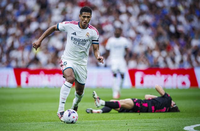Real Madrid CF v Malaga CF - LaLiga MADRID, SPAIN - AUGUST 30: Jude Bellingham of Real Madrid CF controls the ball during the LaLiga EA Sports match between Real Madrid CF and Malaga CF at Bernabeu Stadium on August 30, 2026 in Madrid, Spain. Pablo Garcia Sacristan Anadolu Madrid Spain. Editorial use only. Please get in touch for any other usage.  Copyright: x2026xAnadoluxPabloxGarciaxSacristanx