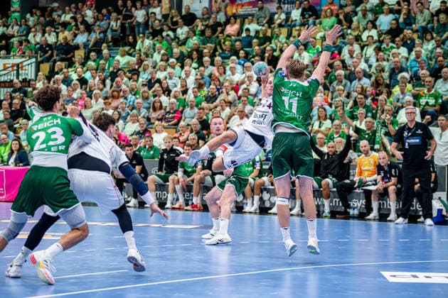 OPEL Handball Bundesliga: HSG Wetzlar vs. SG BBM Bietigheim, August 30, 2026; Mathias Larson, SG BBM Bietigheim, 44, Petter Oeverby HSG Wetzlar, 11, Marti Soler HSG Wetzlar, 23, OPEL Handball Bundesliga HSG Wetzlar vs. SG BBM Bietigheim, Wetzlar, August 30, 2026 Copyright: xBEAUTIFULxSPORTS Roeczeyx