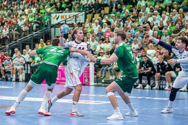 OPEL Handball Bundesliga: HSG Wetzlar vs. SG BBM Bietigheim, August 30, 2026; Mathias Larson (SG BBM Bietigheim), 44, Jona Schoch, HSG Wetzlar, 22, Petter Oeverby, HSG Wetzlar, 11 OPEL Handball Bundesliga HSG Wetzlar vs. SG BBM Bietigheim, Wetzlar, August 30, 2026 Copyright: xBEAUTIFULxSPORTS Roeczeyx