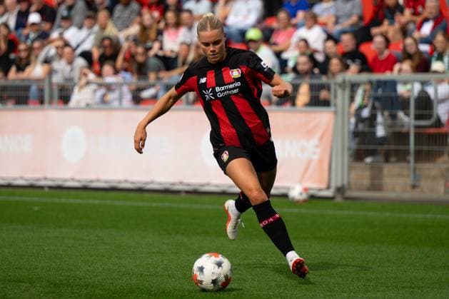Cornelia Kramer 7 (Bayer 04 Leverkusen Frauen) am Ball, Bayer 04 Leverkusen Frauen vs. VfL Wolfsburg Frauen, Fussball, Google Pixel Frauen-Bundesliga, 3. Spieltag, 2026 2027, 30.08.2026 DFB regulations prohibit any use of photographs as image sequences and or quasi-video Leverkusen Nordrhein-Westfalen Deutschland *** Cornelia Kramer 7 Bayer 04 Leverkusen Women in Action, Bayer 04 Leverkusen Women vs. VfL Wolfsburg Women, Soccer, Google Pixel Women s Bundesliga, Matchday 3, 2026–2027, August 30, 2026 DFB regulations prohibit any use of photographs as image sequences and or quasi-video Leverkusen, North Rhine-Westphalia, Germany Copyright: xkolbert-press MarkusxVerwimpx