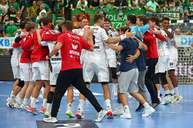 August 30, 2026, xovx, Opel Handball Bundesliga, HSG Wetzlar vs. SG BBM Bietigheim: The SC BBM Bietigheim players celebrate their 35–33 victory in Wetzlar, at the Buderus Arena in Wetzlar, Hesse, Germany (DE)