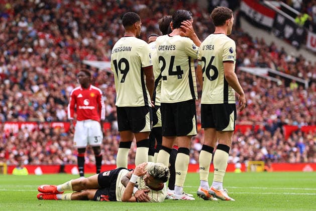 Manchester United, ManU v Ipswich Town, Premier League Julio Enciso of Ipswich Town makes part of the wall during the Manchester United v Ipswich Town Premier League match at Old Trafford, Manchester, England on 30 August 2026 Credit: Ryan Crockett Every Second Media Editorial use only. All images are copyright Every Second Media Limited. No images may be reproduced without prior permission. All rights reserved. Premier League and Football League images are subject to licensing agreements with Football DataCo Limited. see https: www.football-dataco.com Copyright: xIMAGO EveryxSecondxMediax ESM-2125-0057 RyanxCrockettx xEveryxSecondxMediax
