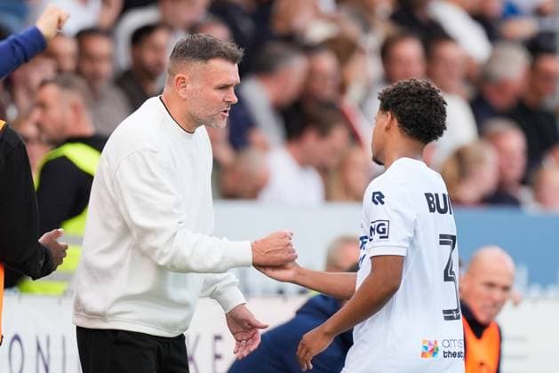 VELSEN-ZUID , 30-08-2026 , BUKO Stadion , season 2026 2027 , Dutch Eredivisie football , match between Telstar and Ajax , Picture shows Telstar coach Henk Brugge and Telstar player Gerald Alders Telstar - Ajax  x206253204x Copyright: