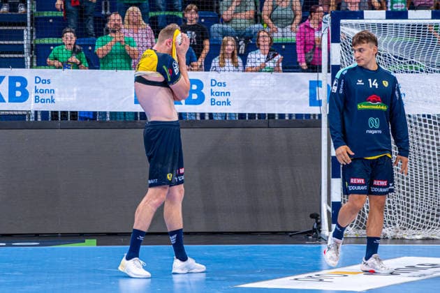 Tim Nothdurft of the Rhein Neckar Löwen, No. 8 from the left, TSV Hannover Burgdorf (green) vs. Rhein Neckar Löwen (yellow) on Matchday 1 of the 2026–2027 season in the Opel Handball Bundesliga, August 30, 2026, ZAG Arena, Hannover, GER, Copyright: xJanxGuentherx xTSVxHannover-Burgdorfx
