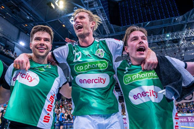Renars Uscins, TSV Hannover Burgdorf, No. 10; Marian Michalczik, TSV Hannover Burgdorf, No. 22; Leif Tissier, TSV Hannover Burgdorf, No. 7 (from left), TSV Hannover Burgdorf (green) vs. Rhein Neckar Löwen (yellow) on Matchday 1 of the 2026–2027 season in the Opel Handball Bundesliga, August 30, 2026, ZAG Arena Hannover, GER, Copyright: xJanxGuentherx xTSVxHannover-Burgdorfx