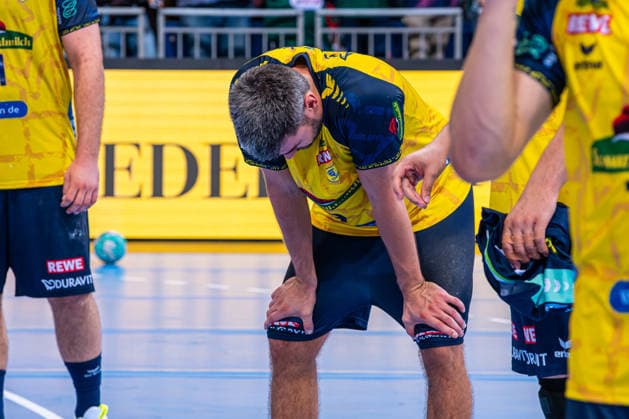 Jacob Arenth of the Rhein Neckar Löwen, No. 9 from the left, TSV Hannover Burgdorf (green) vs. Rhein Neckar Löwen (yellow) on Matchday 1 of the 2026–2027 season in the Opel Handball Bundesliga, August 30, 2026, ZAG Arena, Hannover, GER, Copyright: xJanxGuentherx xTSVxHannover-Burgdorfx