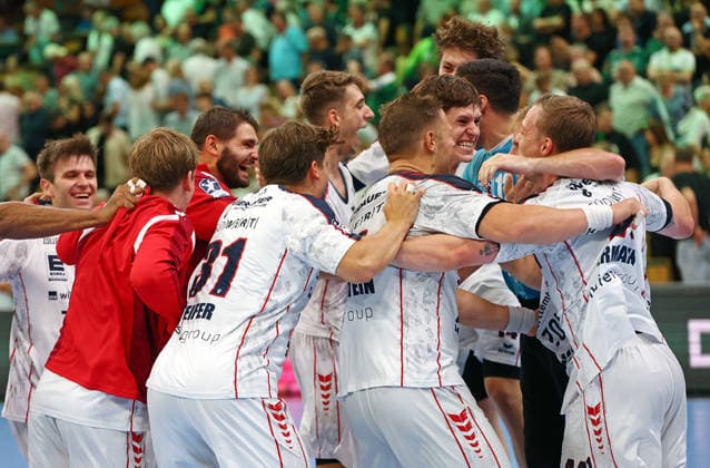 August 30, 2026, xovx, Opel Handball Bundesliga, HSG Wetzlar vs. SG BBM Bietigheim. The SC BBM Bietigheim players celebrate their 35–33 victory in Wetzlar. Wetzlar Buderus Arena, Hesse, Germany, DE