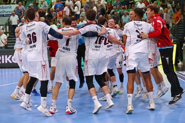 August 30, 2026, xovx, Opel Handball Bundesliga, HSG Wetzlar vs. SG BBM Bietigheim. The SC BBM Bietigheim players celebrate their 35–33 victory in Wetzlar. Wetzlar Buderus Arena, Hesse, Germany, DE