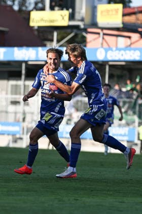 SOCCER - BL, Hartberg vs Ried HARTBERG,AUSTRIA,30.AUG.26 - SOCCER - ADMIRAL Bundesliga, TSV Hartberg vs SV Ried. Image shows the rejoicng of Jonas Karner and Magnus Dalpiaz (Hartberg).  GEPAxpictures xChrisxBauer
