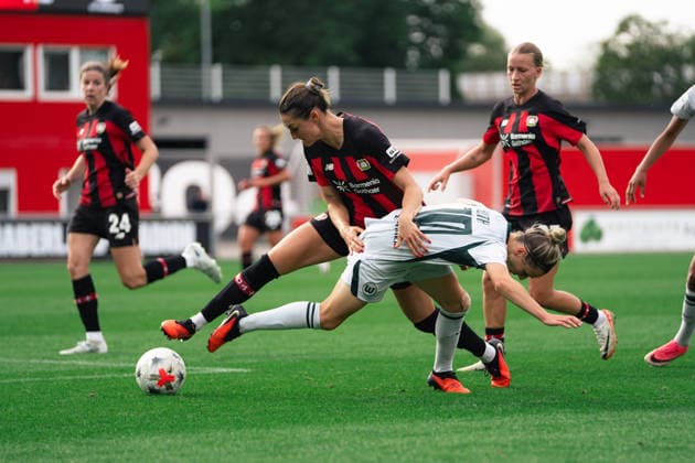 Leverkusen, Germany August 30th 2026: Selina Ostermeier of Bayer 04 Leverkusen and Svenja Huth of VfL Wolfsburg during the Google Pixel Frauen Bundesliga game between Bayer 04 Leverkusen and VfL Wolfsburg at Ulrich - Haberland Stadium in Leverkusen, Germany (Leonie Kiehl SPP)  Copyright: xLeoniexKiehlx xSPPx spp-en-LeKiSp-SPP26_Leonie_20032026-1-7