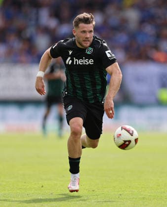 30.08.2026, Fussball 2. Bundesliga, SV Darmstadt 98 - Hannover 96, v.l., Benjamin Källman (Hannover 96) DFL DFB REGULATIONS PROHIBIT ANY USE OF PHOTOGRAPHS AS IMAGE SEQUENCES AND OR QUASI-VIDEO. xdcx *** August 30, 2026, Soccer, 2. Bundesliga, SV Darmstadt 98 vs. Hannover 96, from left: Benjamin Källman, Hannover 96. DFL and DFB regulations prohibit any use of photographs as image sequences and or quasi-video. xdcx Copyright: HMBxMedia Claus