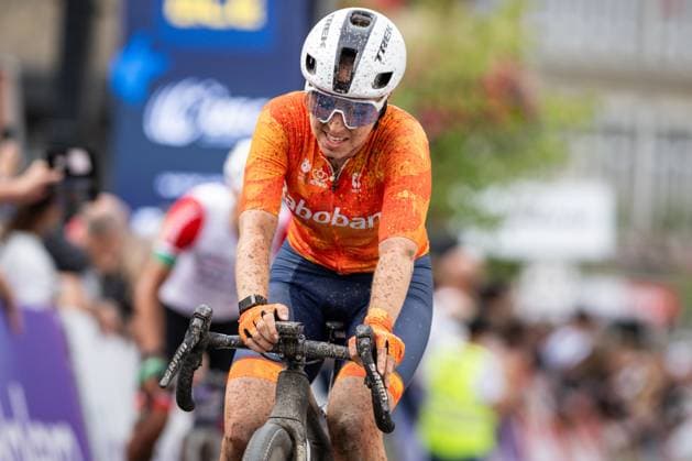Dutch Shirin van Anrooij crosses the finish line at the UEC Gravel European Championships in Houffalize (138 km), on Sunday 30 August 2026. DAVIDxPINTENS  x184760859x