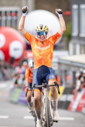 Dutch Femke Markus of SD Worx-Protime celebrates as she crosses the finish line to win the UEC Gravel European Championships in Houffalize (138 km), on Sunday 30 August 2026. DAVIDxPINTENS  x184760606x