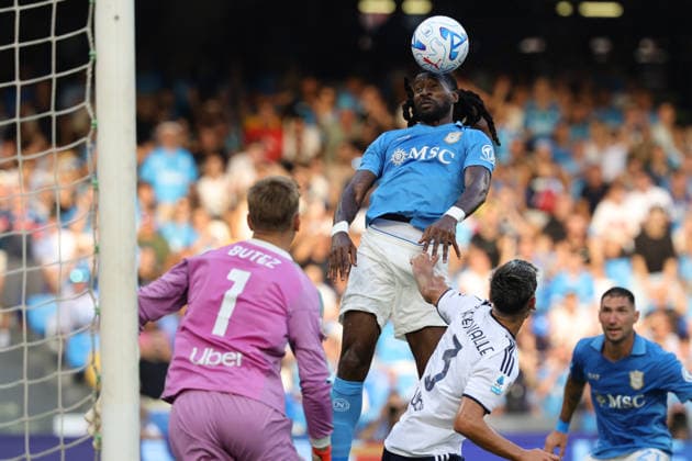 Napoli™s Andre-Frank Zambo Anguissa during the Serie A soccer match between Napoli and Como at the Diego Armando Maradona Stadium in Naples, southern italy - Sunday , August 30, 2026. - Soccer .  Copyright: xAlessandroxGarofalo LaPressex