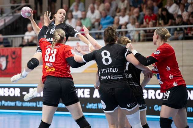 Halle, Germany, August 30, 2026. From left to right: Santina Sabatnig (Metzingen), Nele Wenzel (Halle), Ida Petzold (Metzingen), and Tina Wagenlader (Halle). Women’s Handball Bundesliga, 2026–2027 Season. SV Union Halle Neustadt vs. TuS Metzingen Halle Saale Copyright: xEibner-Pressefotox EP_