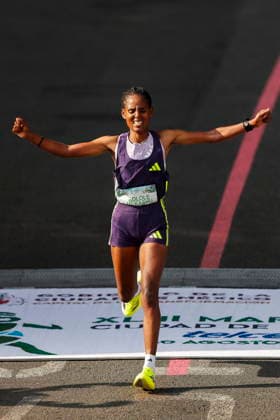 43rd edition of the Mexico City Marathon Ethiopian Tefera Kolole Mekashu crosses the finish line in third place in the women s category at the 43rd edition of the Mexico City Marathon 2026 in Mexico City, Mexico, 30 August 2026. Ciudad de México (es-ES) Mexico  Copyright: xISAACxESQUIVELx
