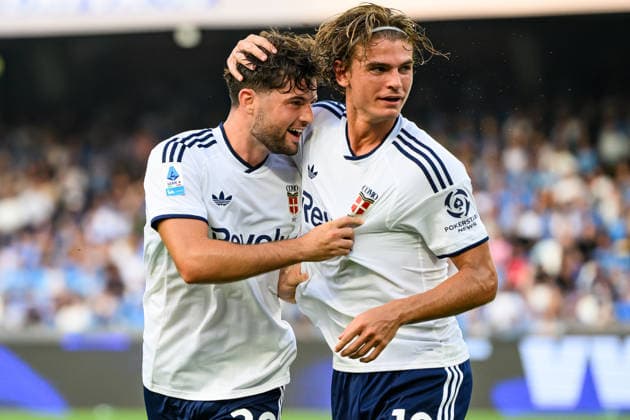 Martin Baturina of Como 1907 celebrates with Nico Paz after scoring the goal of 0-1 during the Serie A 2025 2026 football match between SSC Napoli and Como 1907 at Diego Armando Maradona stadium in Naples (Italy), August 30, 2026. AndreaxStaccioli
