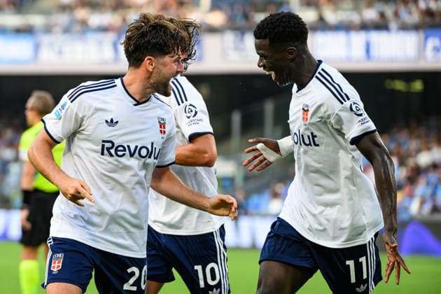 Martin Baturina of Como 1907 celebrates with Trevoh Chalobah after scoring the goal of 0-1 during the Serie A 2025 2026 football match between SSC Napoli and Como 1907 at Diego Armando Maradona stadium in Naples (Italy), August 30, 2026. AndreaxStaccioli