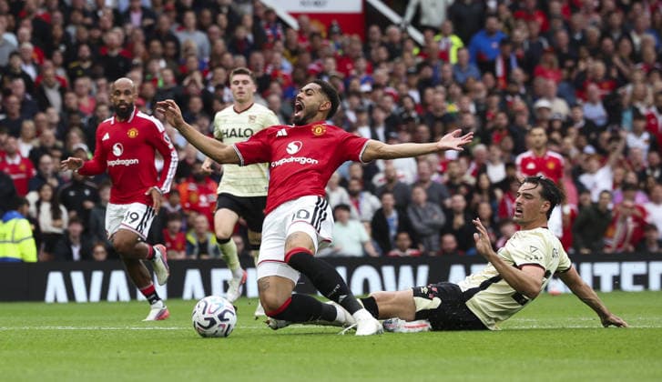 Manchester United, ManU v Ipswich Town, FA Premier League 30.08.26 Manchester United v Ipswich Town, FA Premier League Bradley Ormesher The Times Matheus Cunha of Manchester United brought down by Jacob Greaves of Ipswich Town for penalty  Copyright: xBradleyxOrmesherx NINTCHDBPICT001104400505