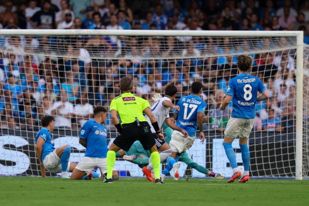 Como™s Martin Baturina goal 0- 1 during the Serie A soccer match between Napoli and Como at the Diego Armando Maradona Stadium in Naples, southern italy - Sunday , August 30, 2026. - Soccer .  Copyright: xAlessandroxGarofalo LaPressex