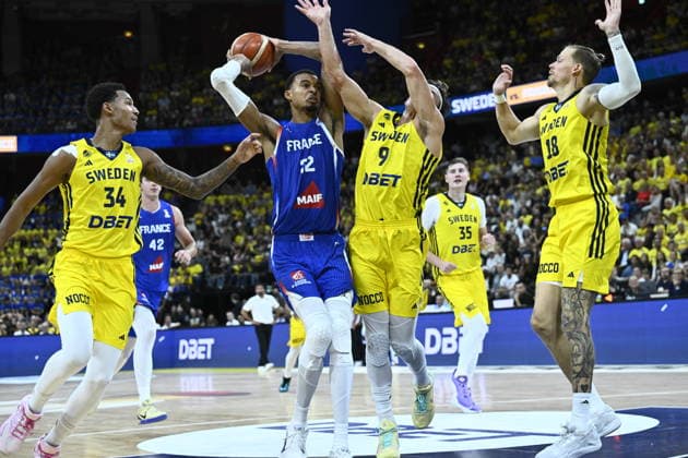 STOCKHOLM, SWEDEN August 30, 2026 France’s Victor Wembanyama against Sweden’s Bobi Klintman, Pelle Larsson, and Viktor Gaddefors during the FIBA World Cup Qualifier, second round, Group L, basketball match between Sweden and France at Avicii Arena in Stockholm, Sweden, August 30, 2026 STOCKHOLM SWEDEN x10080x Copyright: xFredrikxSandberg TTx BASKET WORLD CUP QUALIFIER SWEDEN-FRANCE