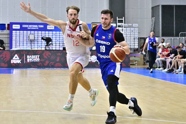 L-R Mikkel Kolstad (Norway) and Martin Peterka (Czechia) in action during the Men s European Basketball Championship Qualifier: Czechia vs Norway, in Prague, Czech Republic, on August 30, 2026. (CTKxPhoto VitxSimanek) CTKPhotoP2026083004985  CTKPhotoP2026083004985