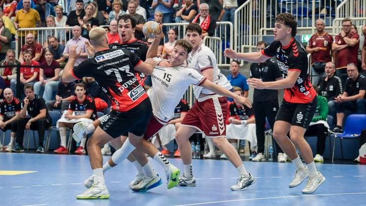 Essen TuSEM Essen HSG Nordhorn Lingen ** FOR EDITORIAL USE ONLY ** EDITORIAL USE ONLY ** p Nils Homscheid 15, TuSEM Essen in action: TuSEM Essen (white) vs. HSG Nordhorn Lingen (black) on Sunday, August 30, 2026, at the Sporthalle am Hallo in Essen-Stoppenberg, Germany, North Rhine-Westphalia (NRW), Essen. Copyright UwexErnst Copyright: UwexErnst doc87dxte64u7dy1dv91nop ,EDITORIAL USE ONLY Copyright: UwexErnst