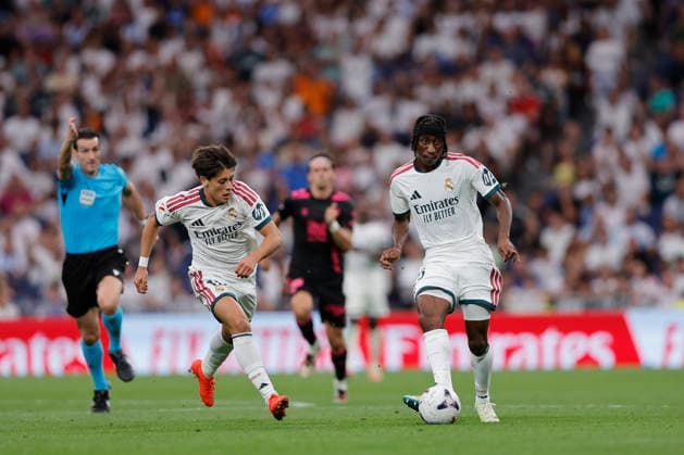 Yan Diomande of Real Madrid CF controls the ball during the LaLiga EA Sports match between Real Madrid CF and Málaga CF at Estadio Santiago Bernabéu on August 30, 2026, in Madrid, Spain. Photo by Manu Reino, DeFodi Images